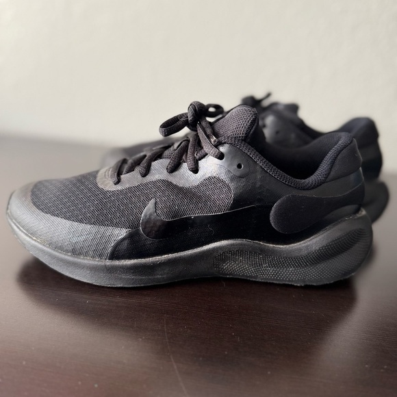 Nike Other - Nike Black Youth Sneakers